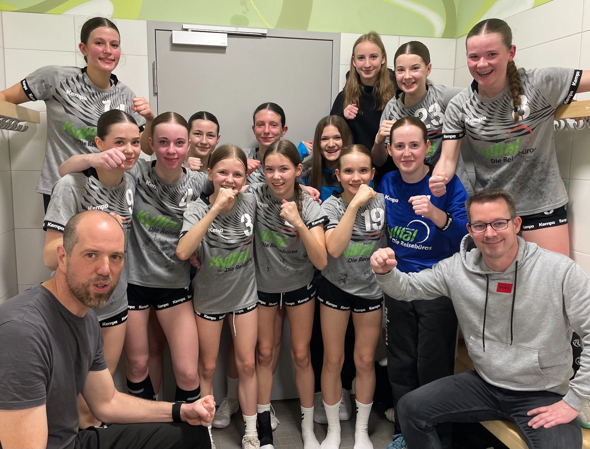 Die weibliche C-Jugend des HSC Schweich steht vor dem Titelgewinn
